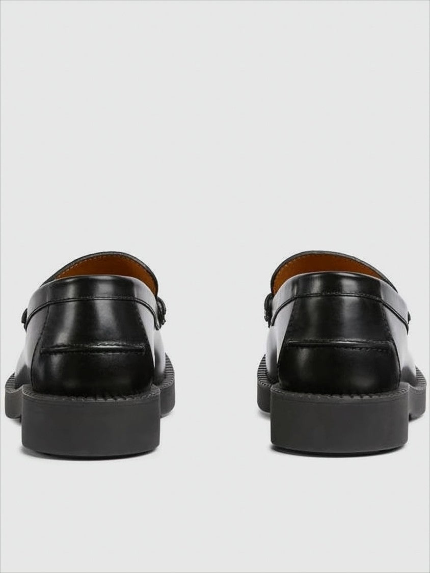 Gucci Leather Loafers With Interlocking Horsebit Detail