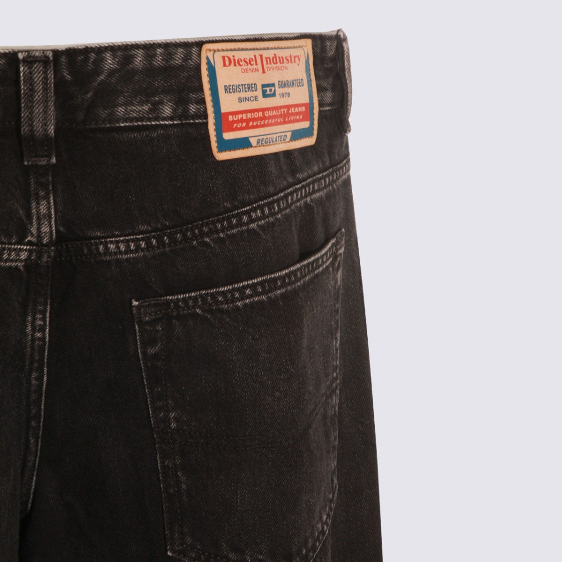 Diesel Straight-Leg Denim Jeans With Classic Five-Pocket Design