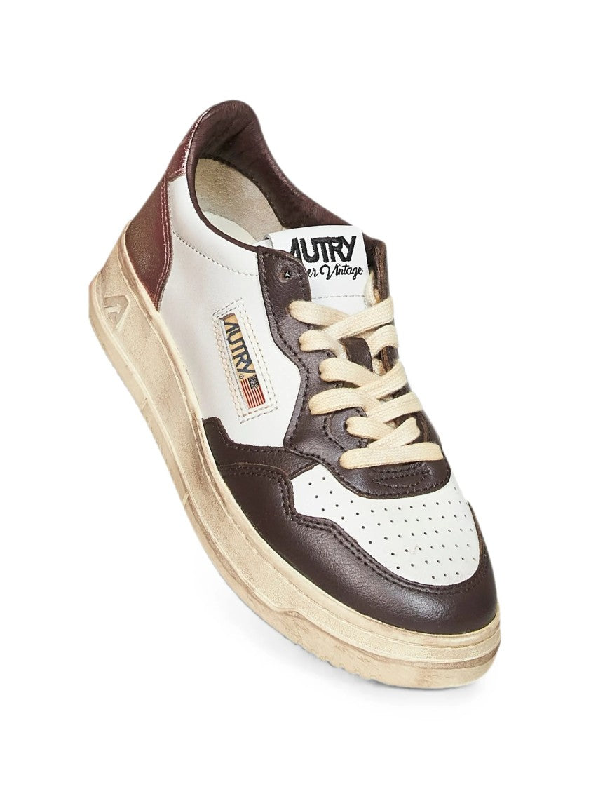 Autry Sup Vint Low Wom Metallic Accent Leather Sneakers