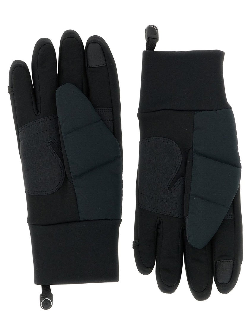 Canada Goose Black Gloves With Minimalist Aesthetic
