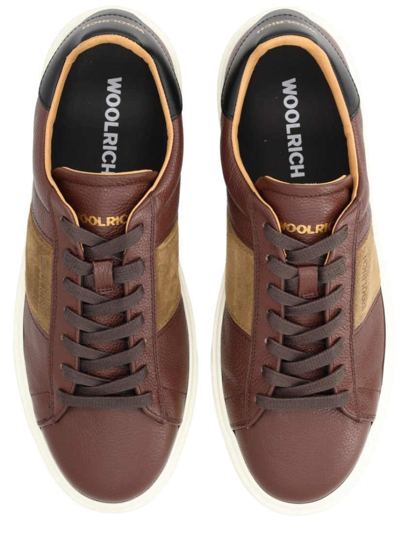Woolrich Sleek Low-Top Sneakers With Suede Side Panels And Gold Branding