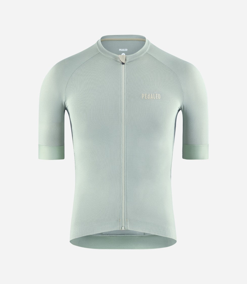 Pedaled Form-Fitting Odyssey Jersey With Mesh Ventilation
