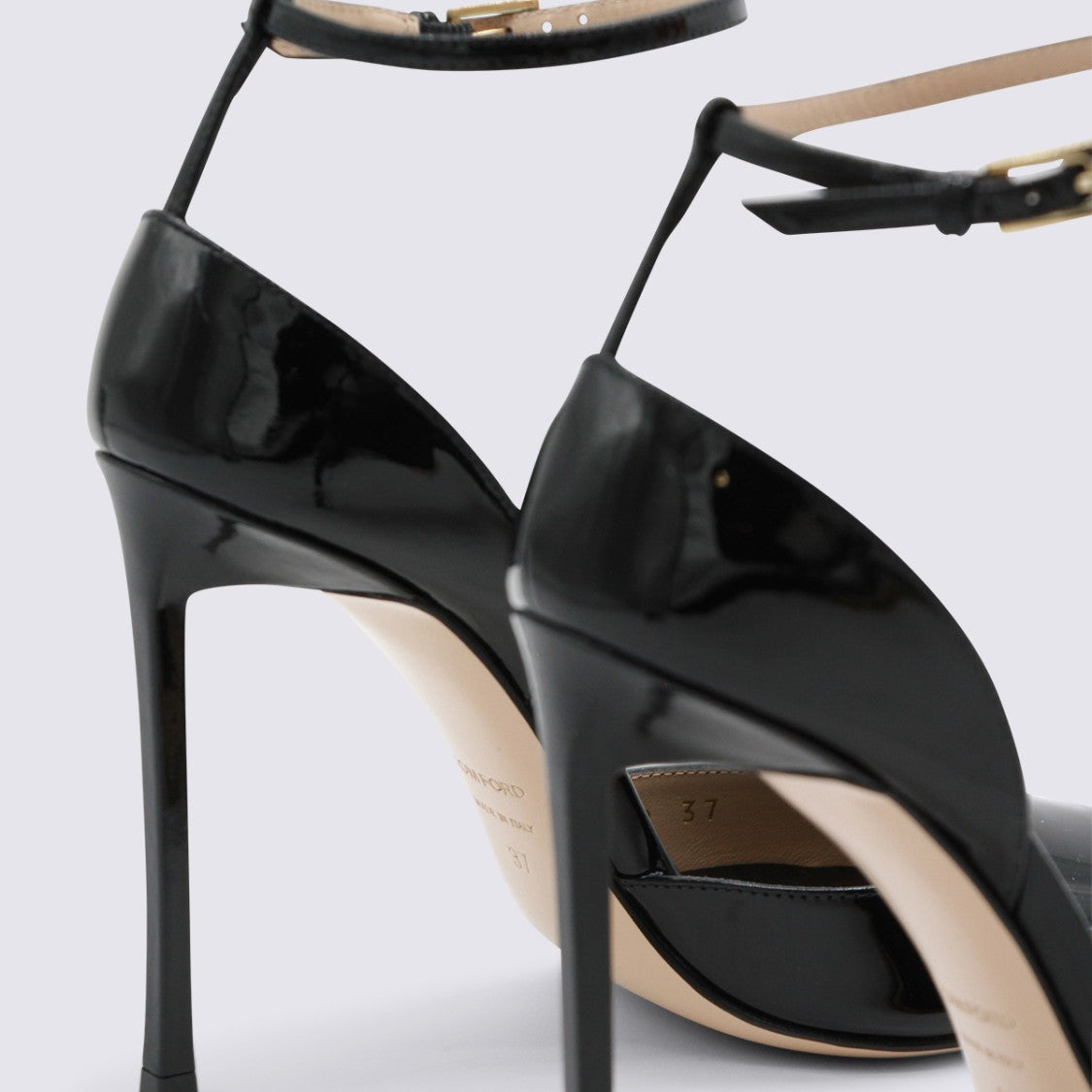 Tom Ford Pointed Toe Pumps With Ankle Strap