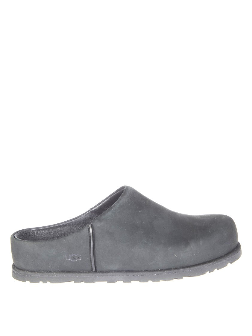 Ugg Matte Finish Closed Rounded Toe Clogs