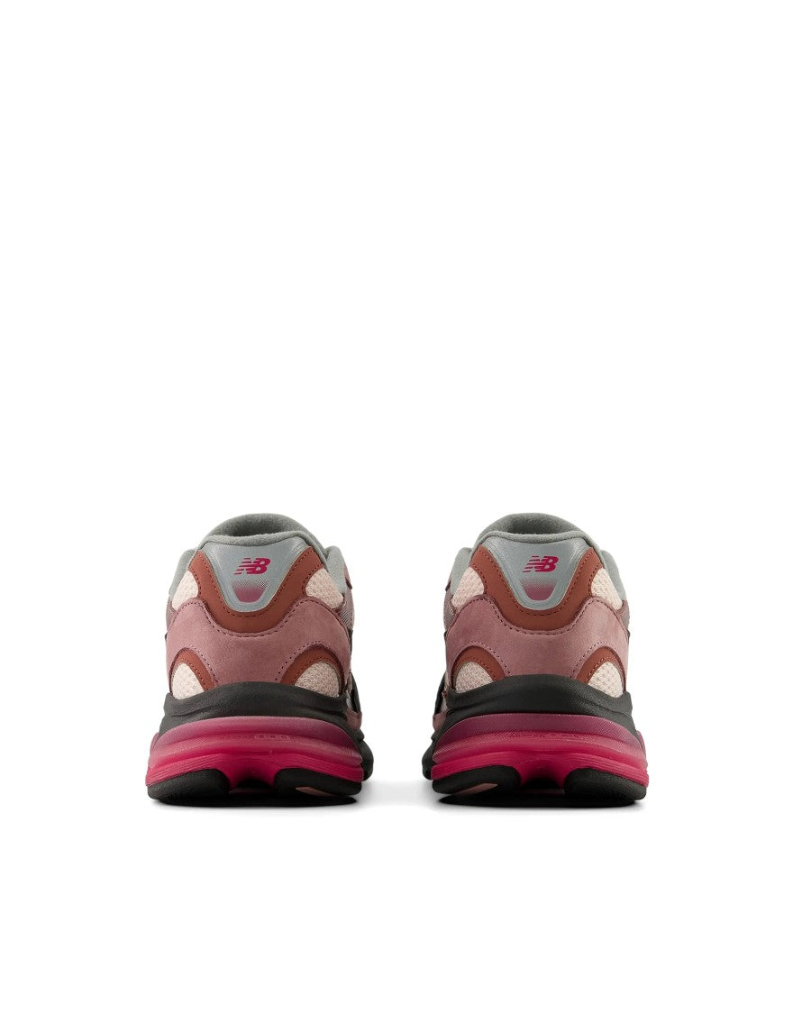 New Balance Layered Sneakers With Abzorb Cushioning And Reflective Details