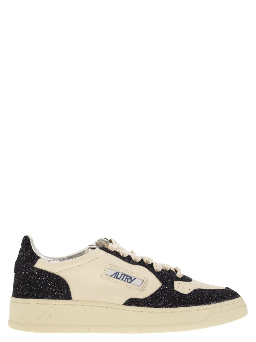 Autry Medalist Low - Sneakers With Two-Tone Glitter