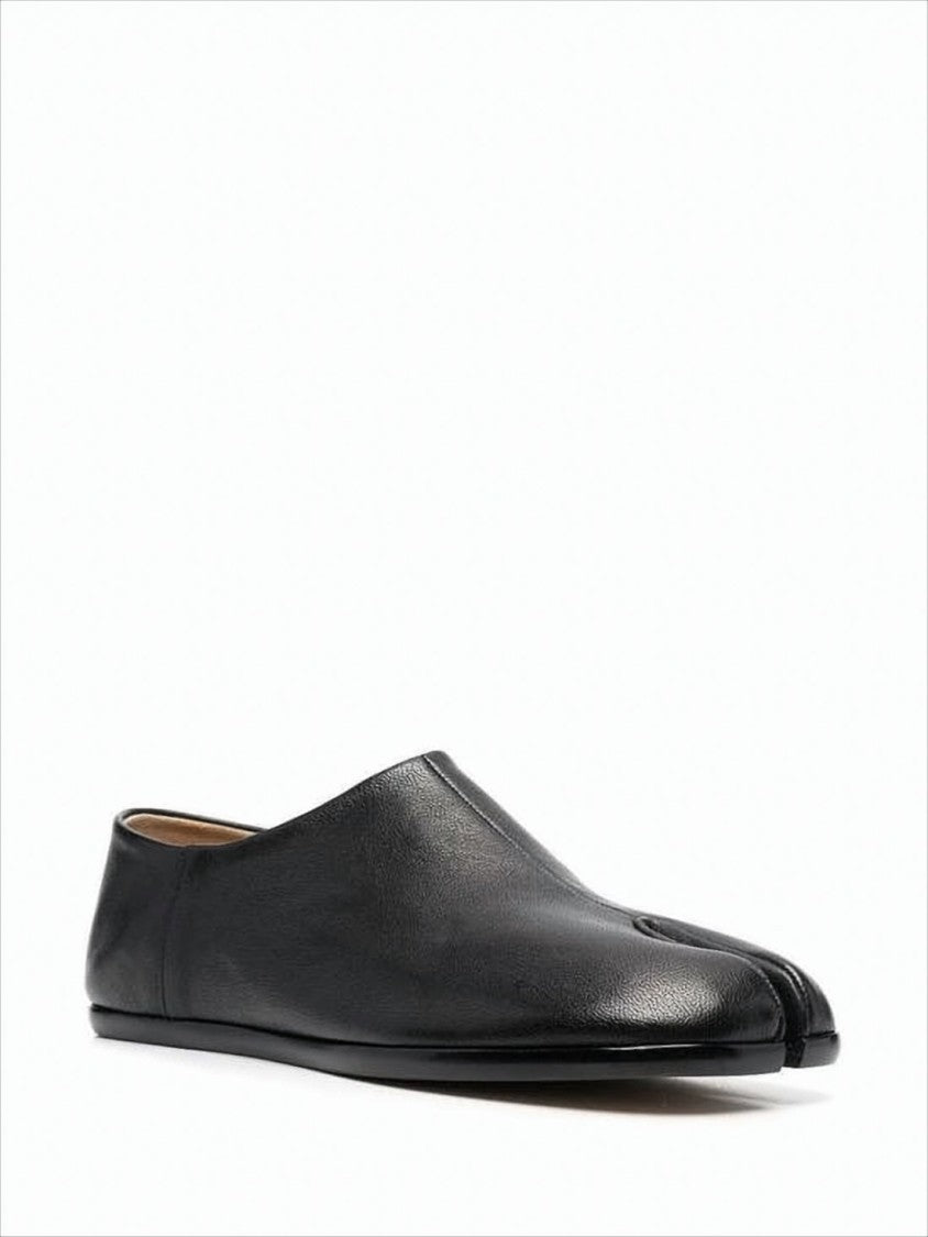 Maison Margiela Smooth Leather Loafers With Split-Toe Design