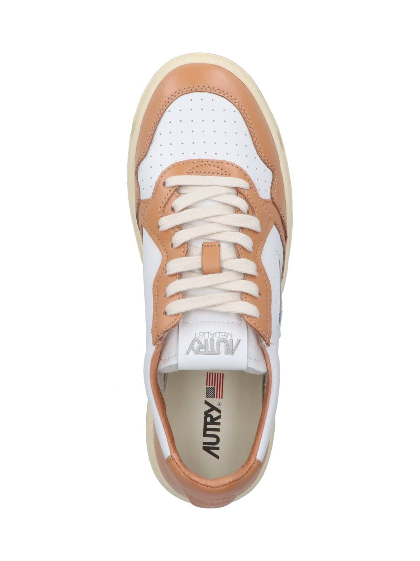 Autry "Medalist" Low Sneakers – White/Brown