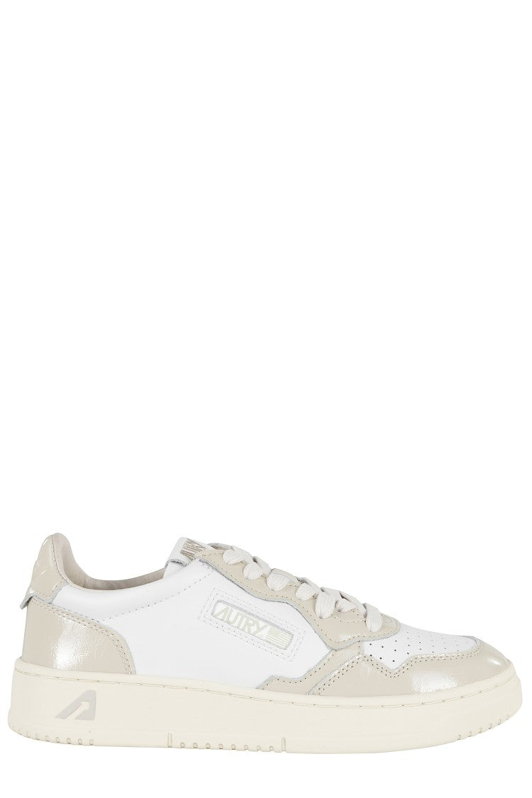 Autry White/Beige Medalist Low Women Sneakers