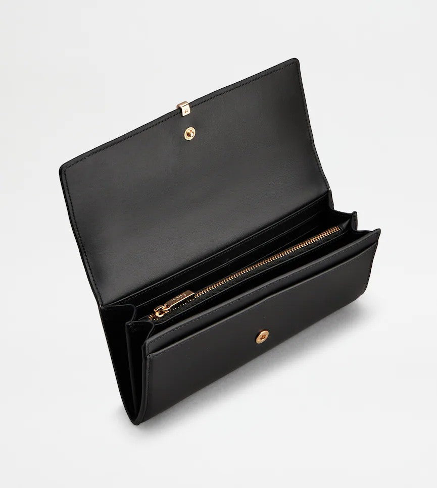 Tod's Patta Grande Leather Wallet With Spacious Interior