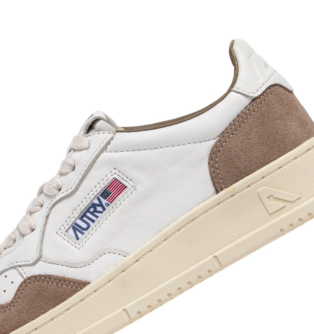 Autry Medalist Low Goat Suede Wht Tobacco Sneakers