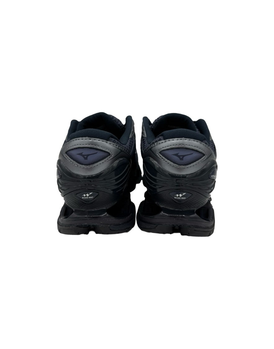 Mizuno Streamlined Performance Sneakers With Breathable Mesh