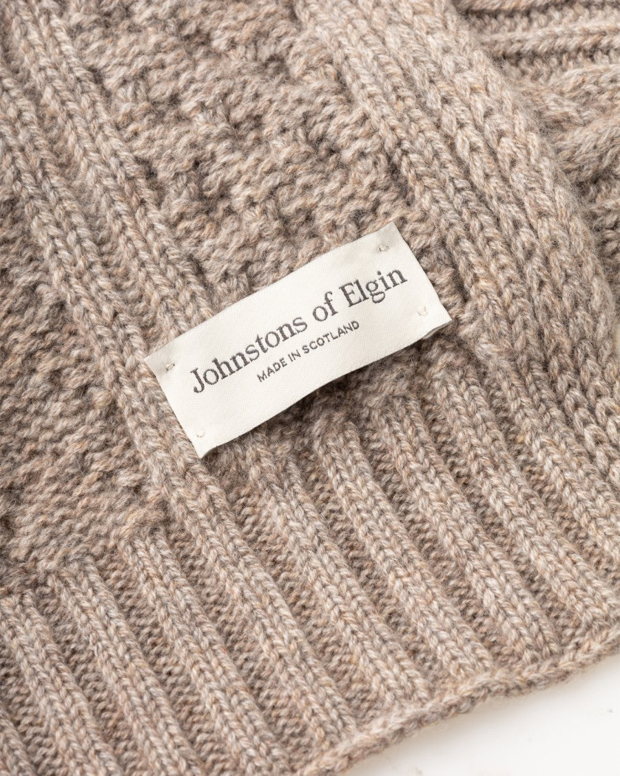 Johnstons Of Elgin Classic Cable Knit Scarf In Warm Beige Tone
