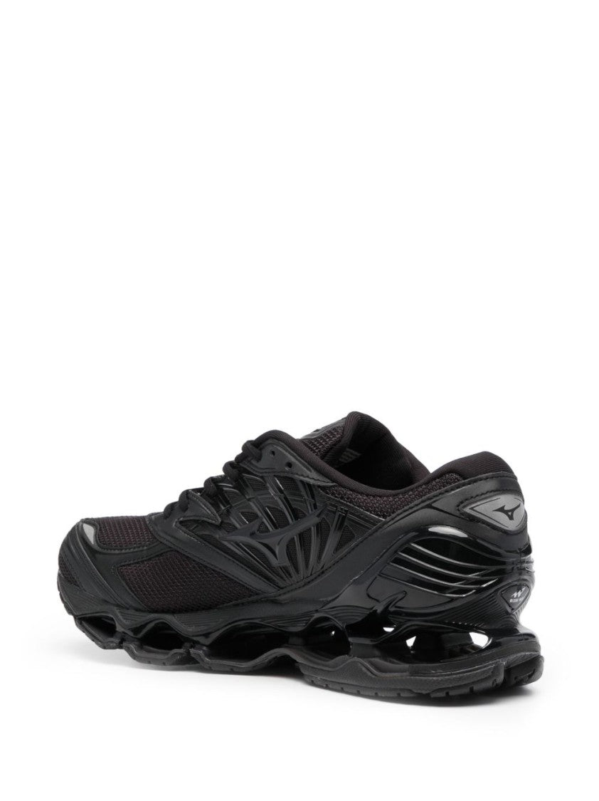 Mizuno Sculpted Black Sneakers With Mesh Upper And Glossy Accents