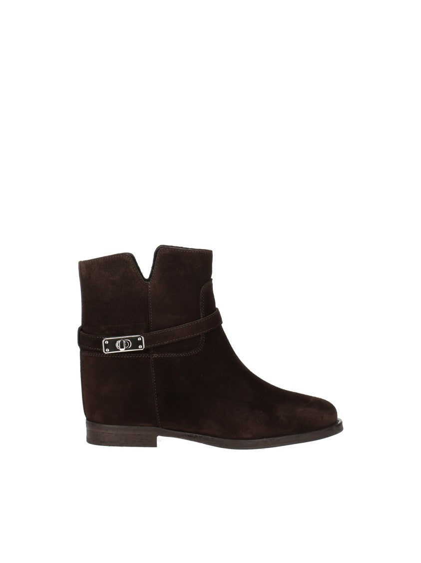 Via Roma 15 Split Cuff Pointed-Toe Ankle Boots
