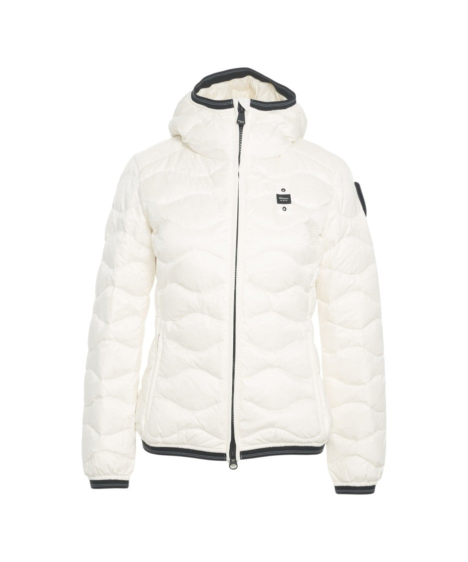 Blauer Puffer Jacket With Distinctive Wavy Quilting And Hood