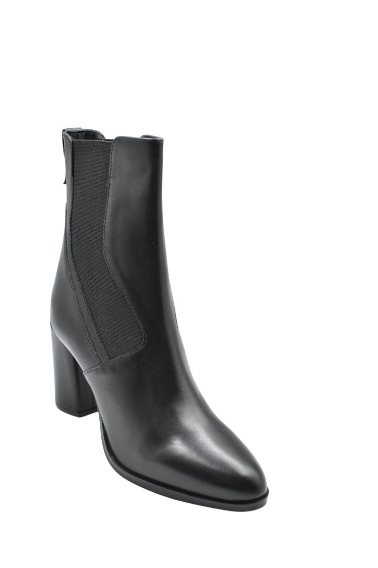Janet & Janet Pointed Toe Black Ankle Boots