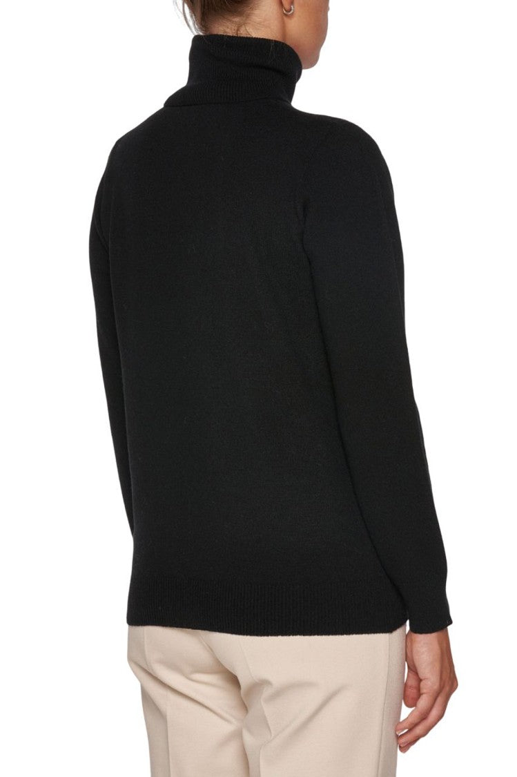 Kangra Ribbed Black Turtleneck Sweater