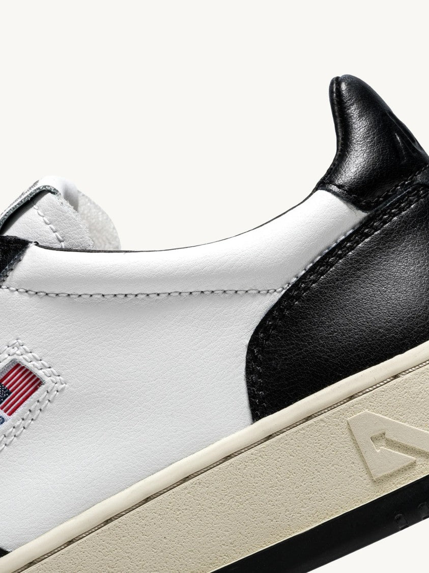 Autry Medalist Low Contrasting Leather Sneakers