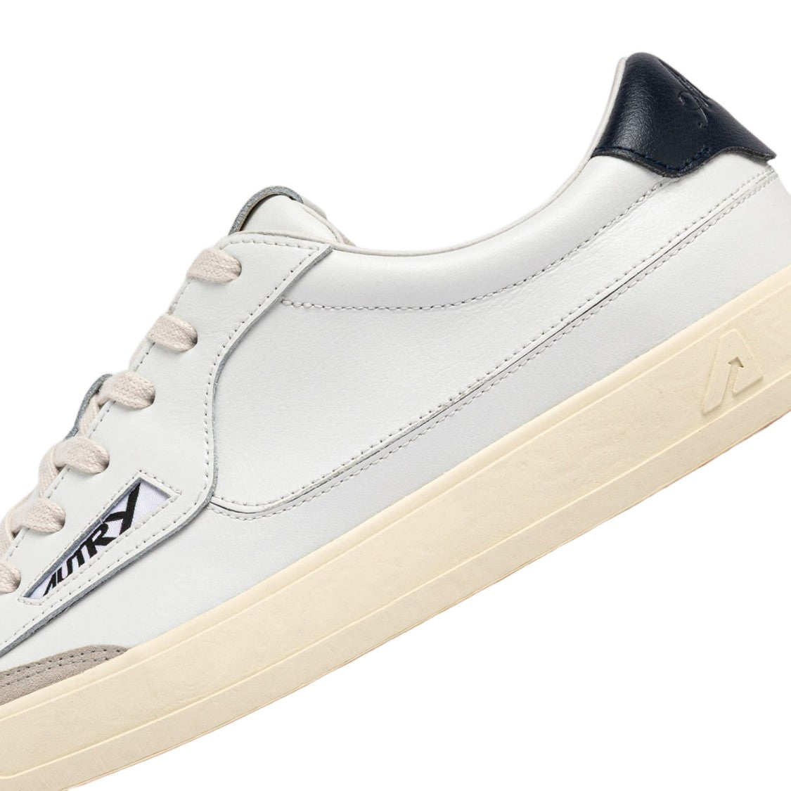 Autry Luxe Leather Low Sneakers With Round Toe And Logo Details
