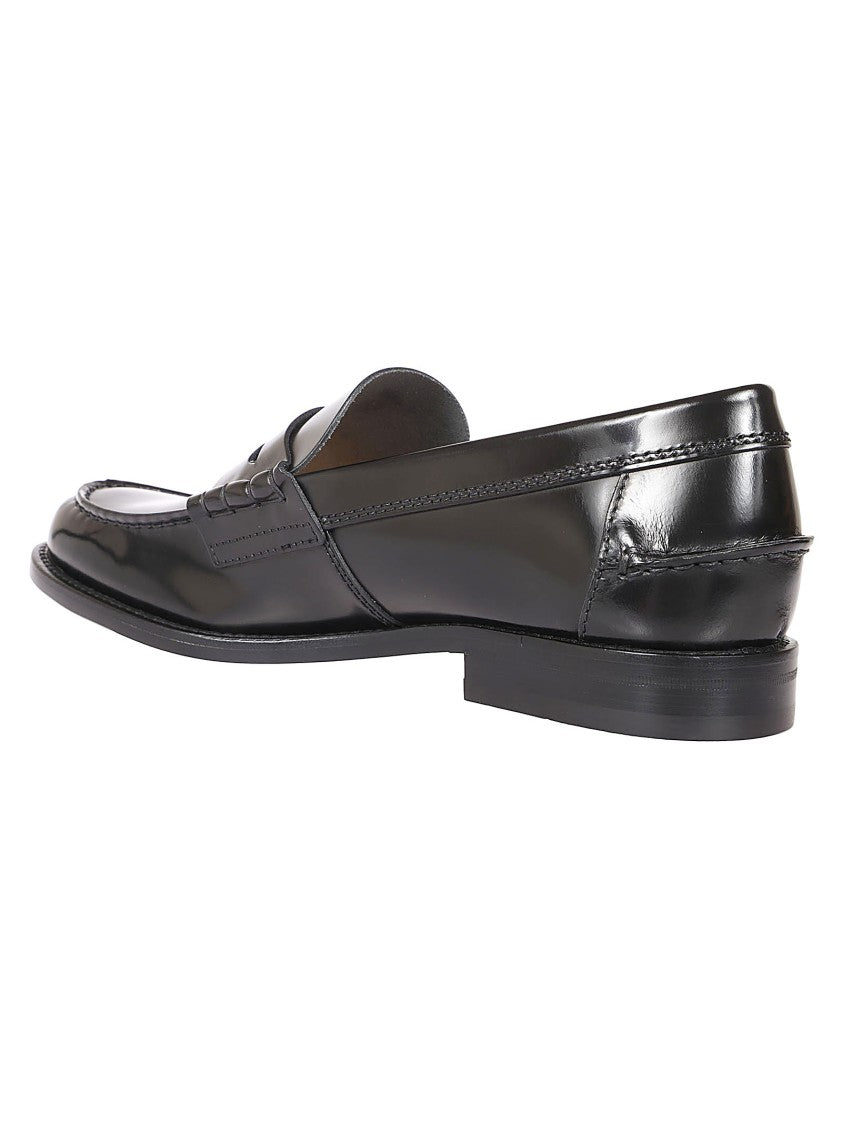 Tod's Polished Leather Moccasin With Subtle Stitched Detailing