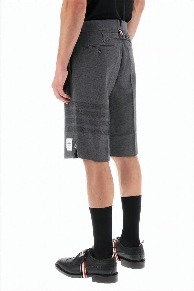 Thom Browne Tailored Grey Shorts With Structured Silhouette And Subtle Detailing