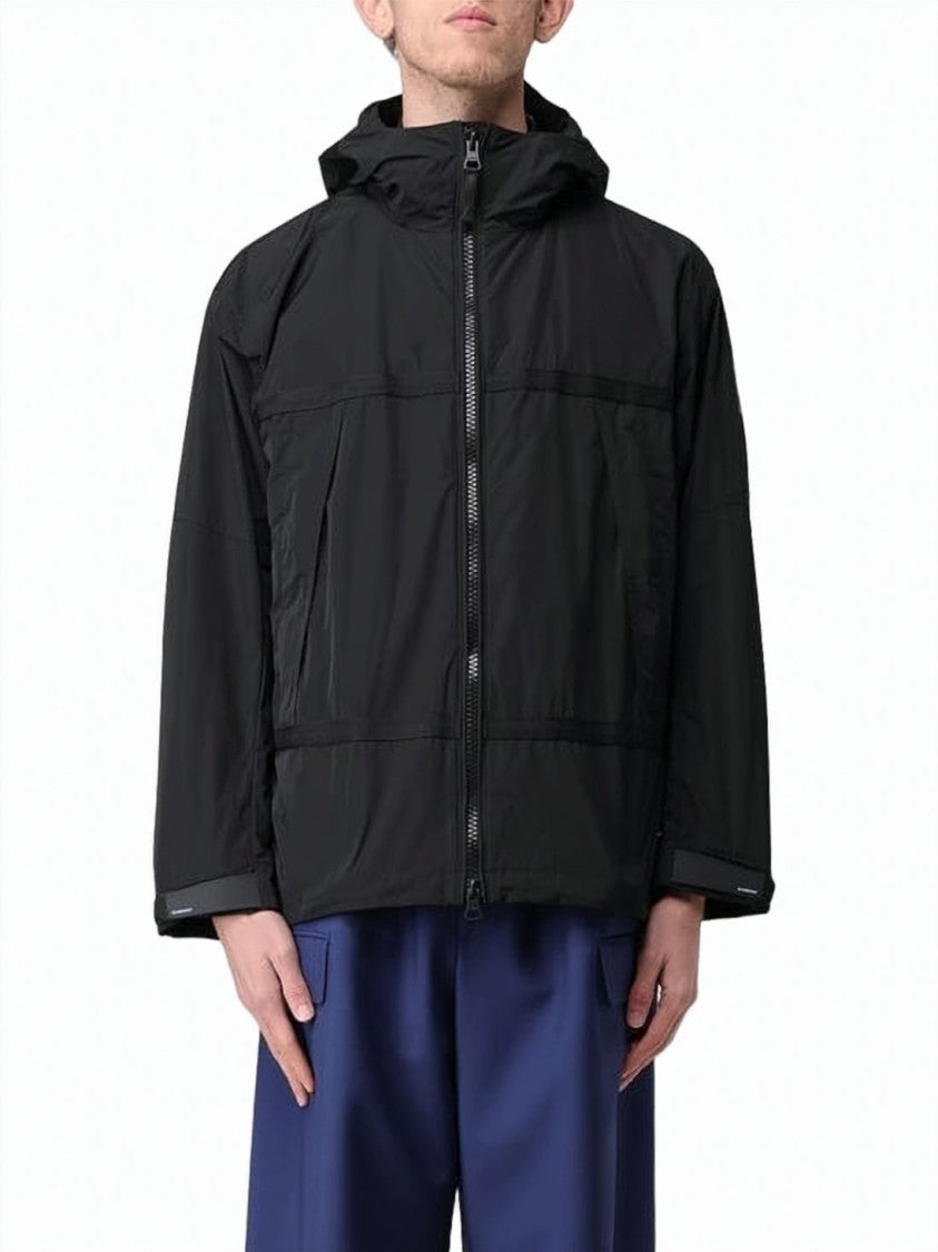 Burberry Minimalist Black Jacket With Zipper Closure And Hood