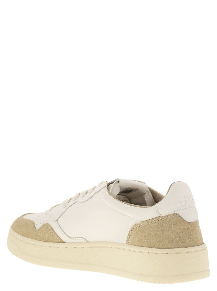 Autry Medalist Low - Two-Tone Leather Sneakers