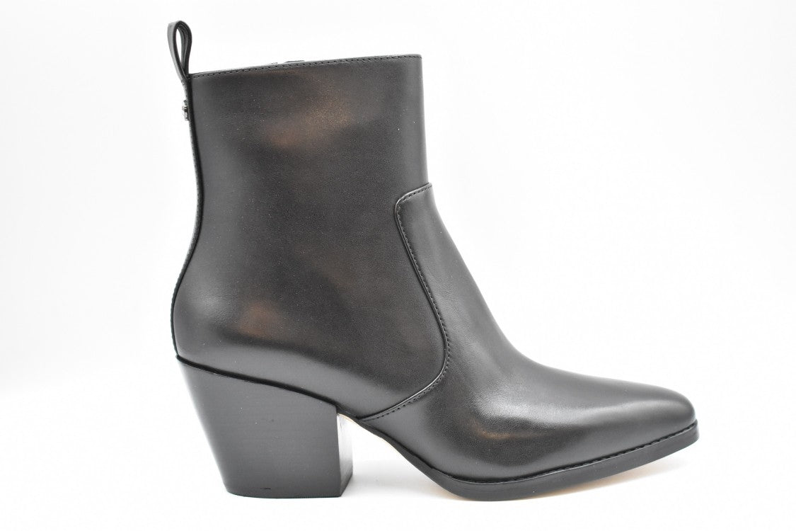 Michael Kors Polished Black Leather Lace-Up Flat Shoes