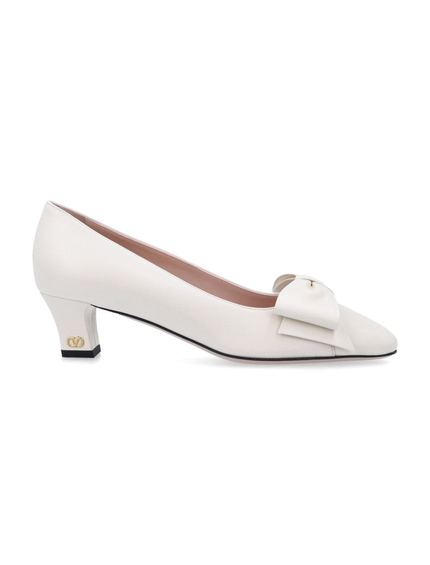 Valentino Garavani Laminated Kidskin Pump With Bow Detail