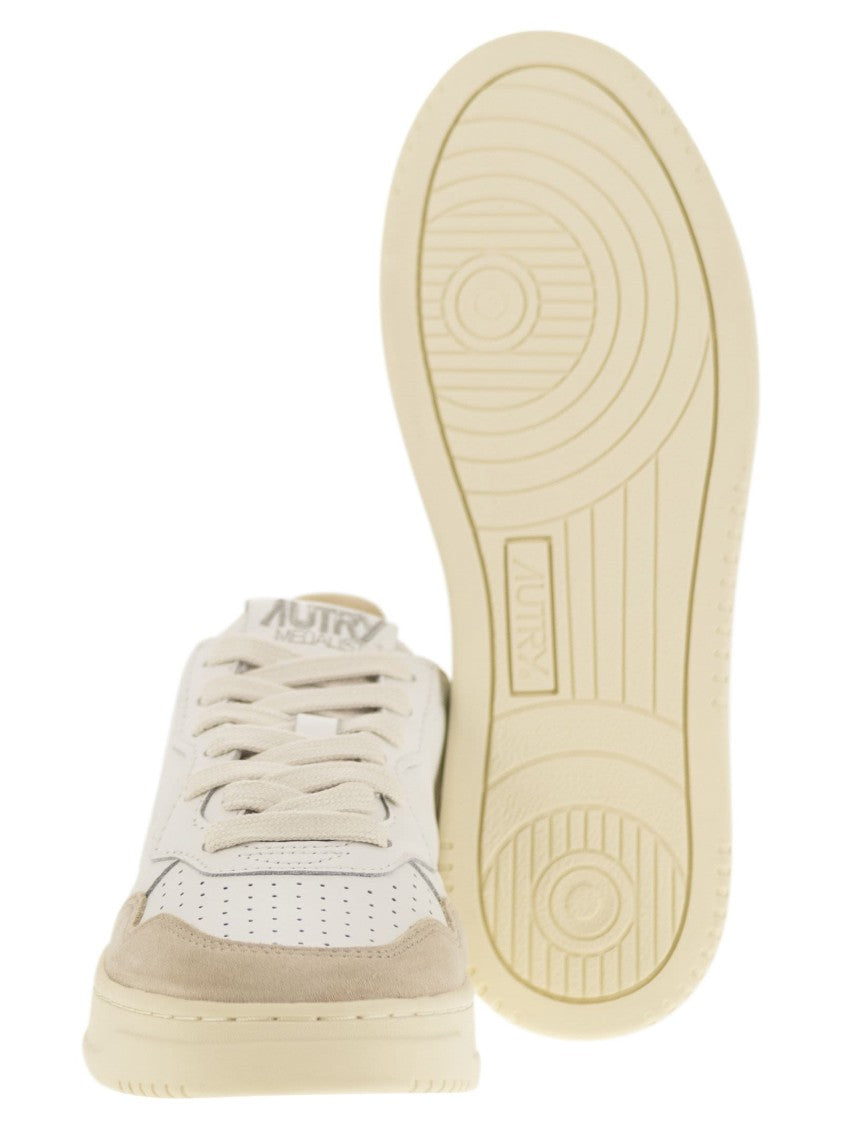 Autry Medalist Low - Leather Sneakers
