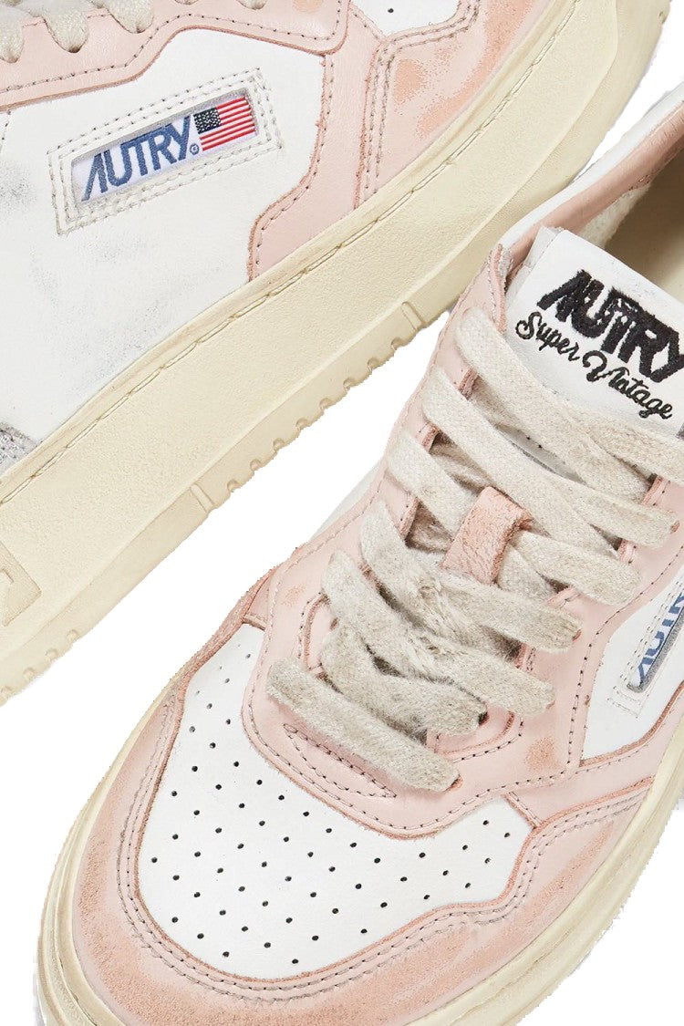 Autry Women’S Super Vintage Leather Sneakers