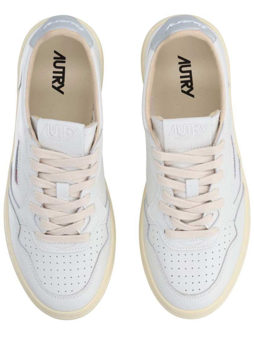 Autry Medalist Low Vintage Leather Sneakers