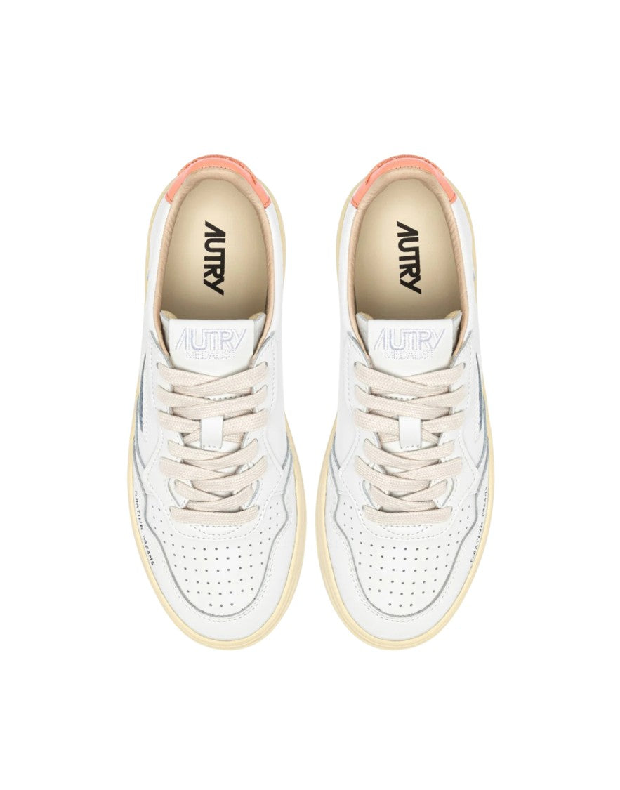 Autry Medalist Low Women’S White/Peach Sneakers