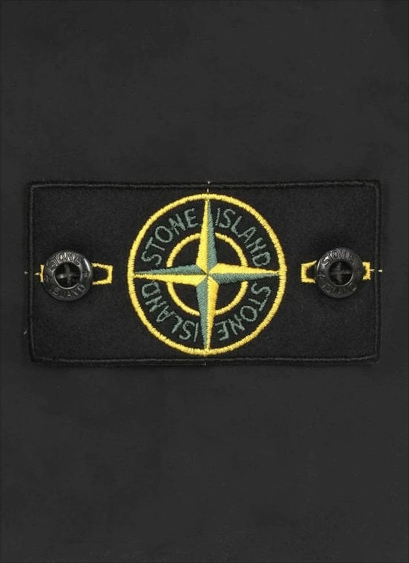Stone Island Classic Cargo Black Shorts With Distinctive Logo Patch