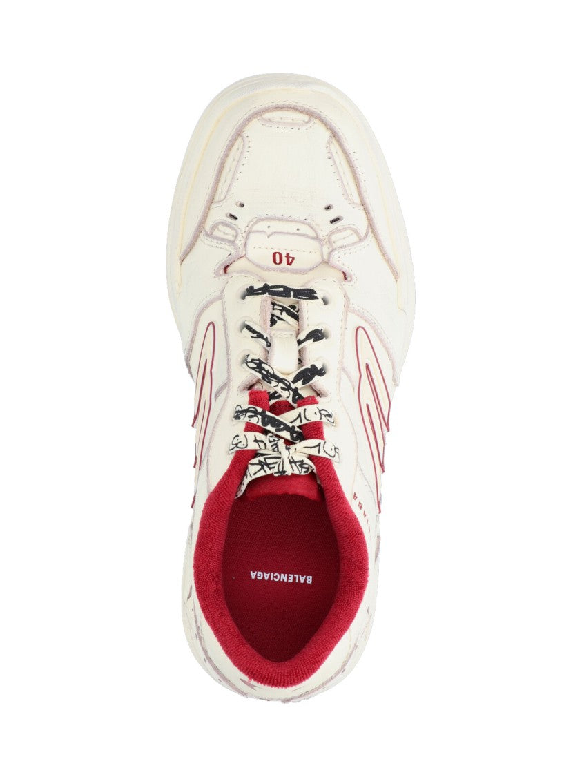 Balenciaga Minimalist White Sneakers With Classic Low-Top Design