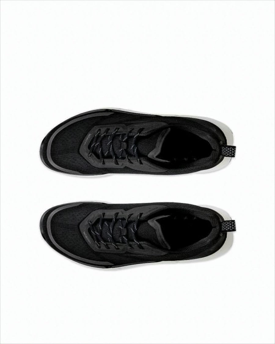 Ecco Low-Profile Black Mesh Sneakers With Rubber Sole