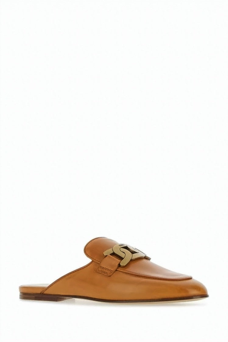Tod's Leather Mule Slipper With Pointed Toe And Buckle Detail