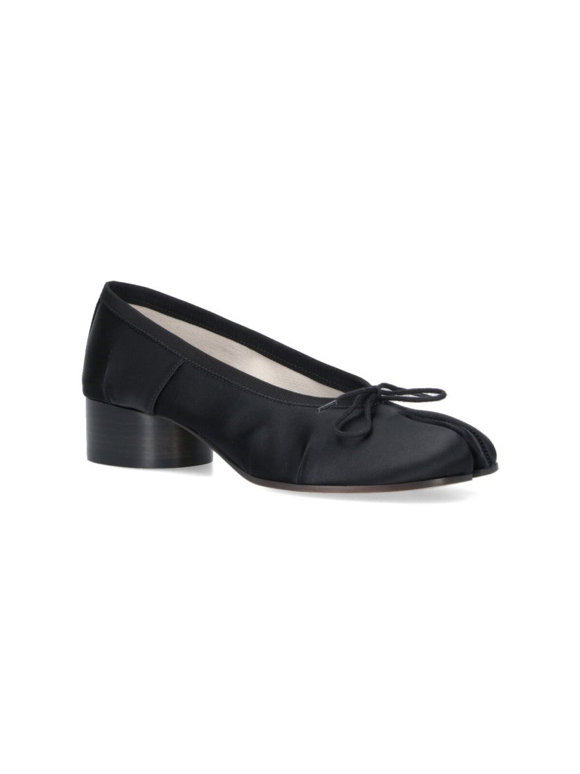 Maison Margiela “Tabi” Lace-Up Flats – Black