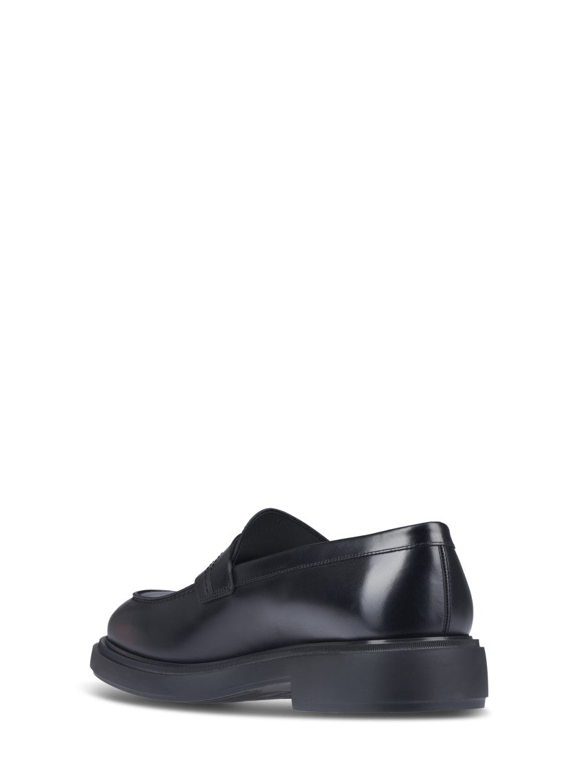Ferragamo Polished Black Calf Leather Flat Shoes With Rounded Toe