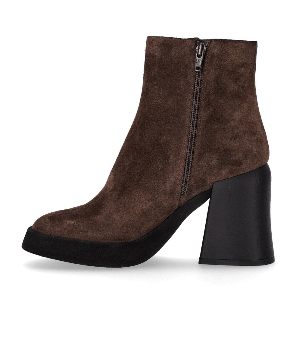 Strategia Hombre Brown Heeled Ankle Boot