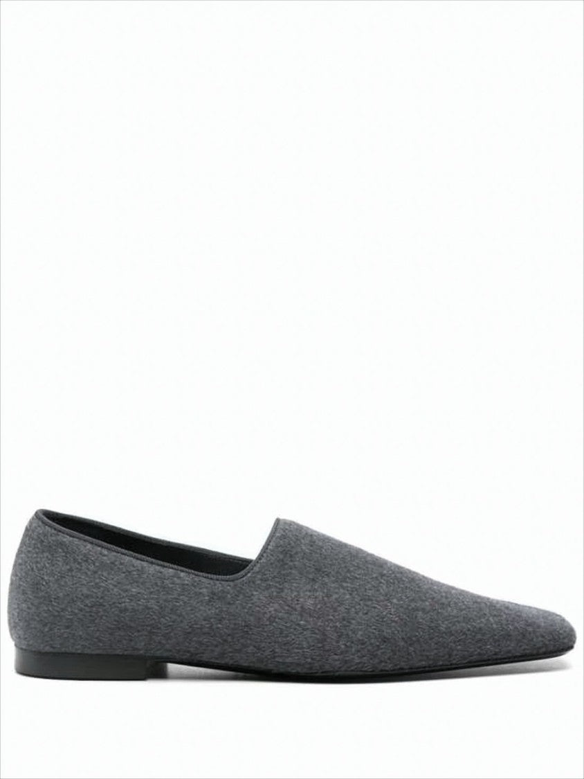 Totême Minimalist Grey Flat Shoes With Pointed Toe