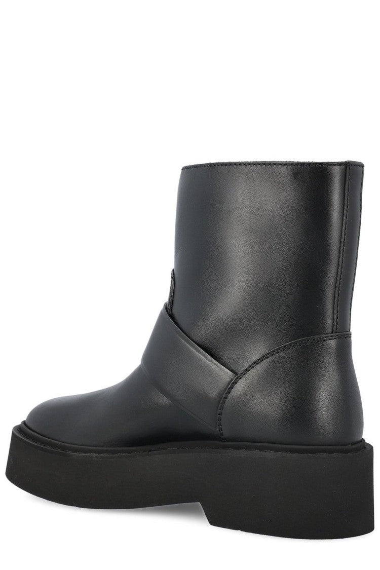 Roger Vivier Pointed Toe Black Boots With Moderate Heel And Streamlined Silhouette