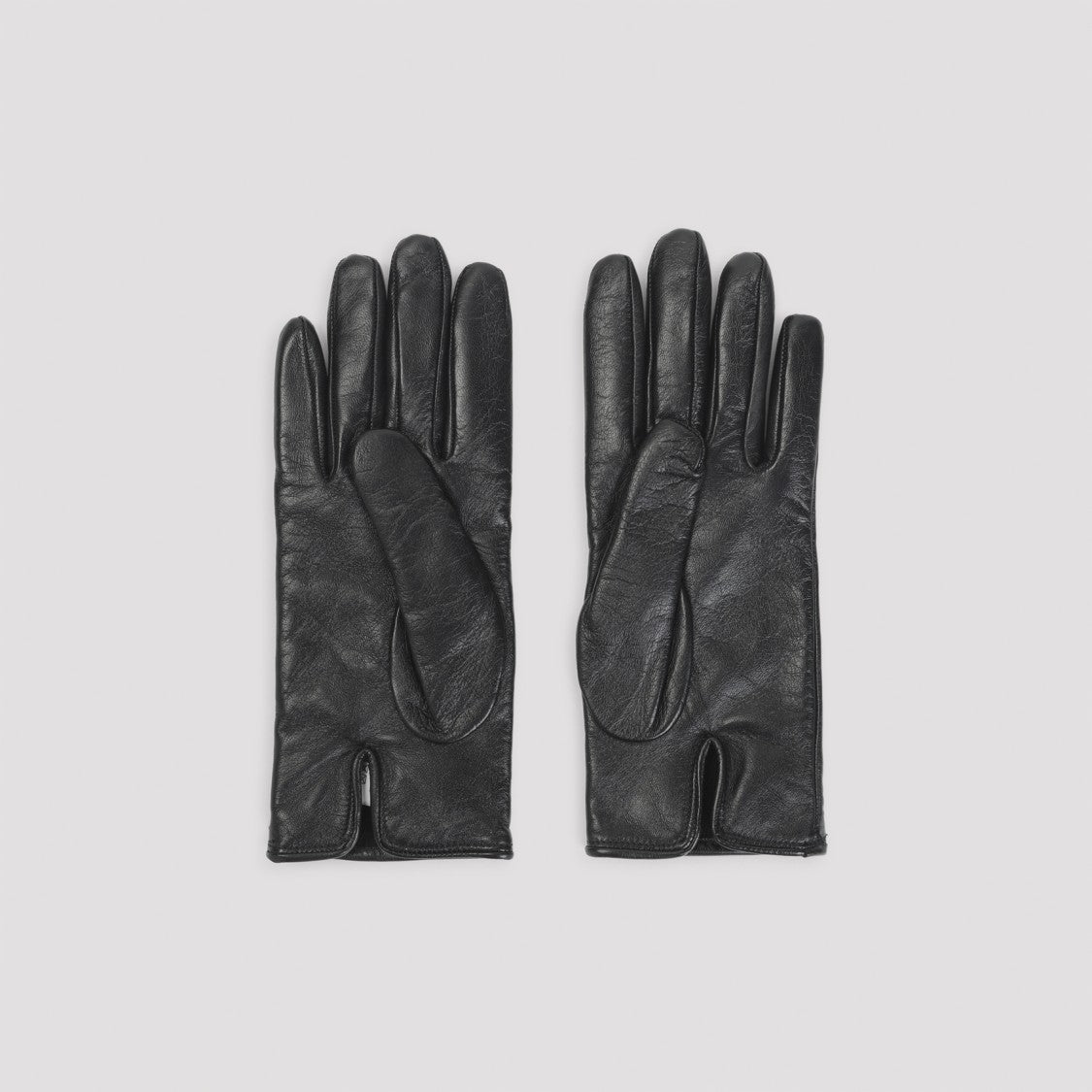 Chloé Black Lamb Leather Gloves With Brass Logo Detail