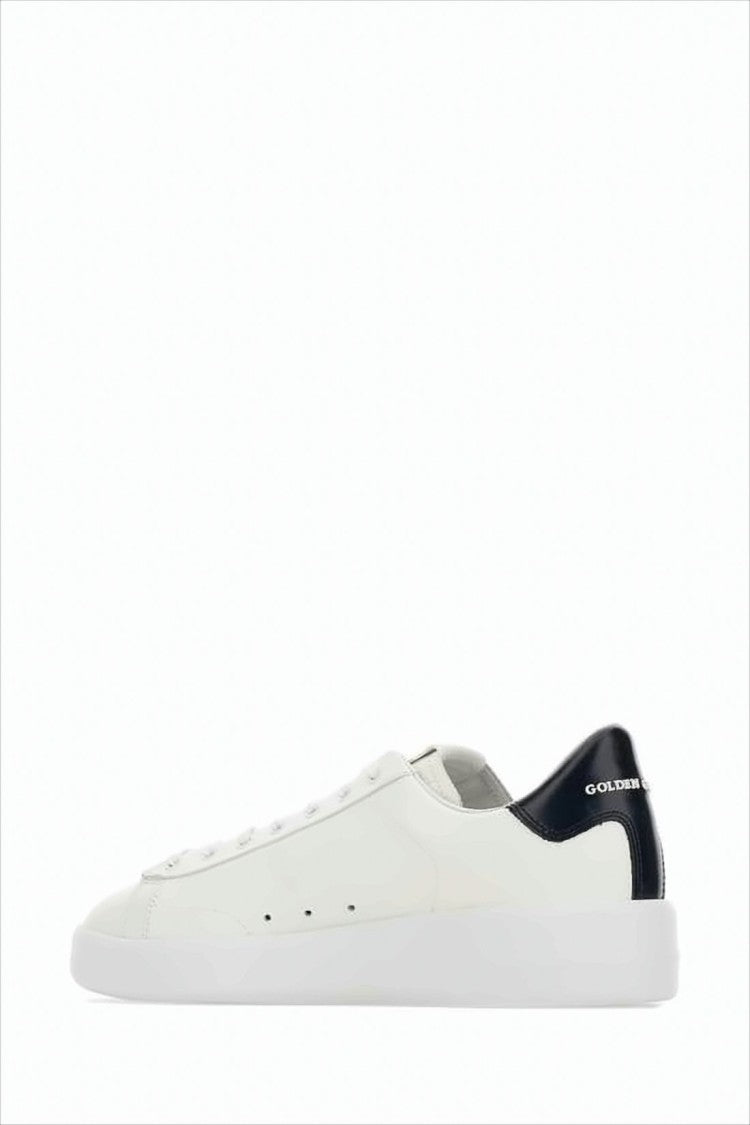 Golden Goose Smooth Leather Low-Top Sneakers With Distinctive Star Detail