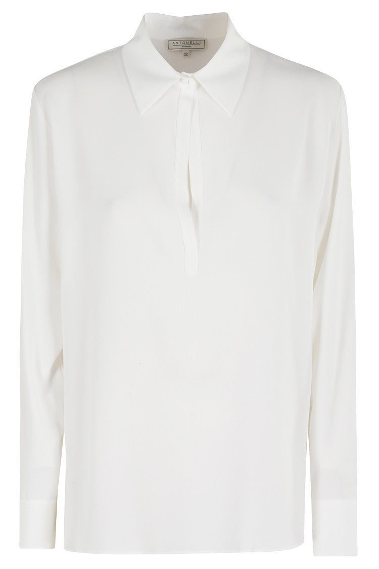 Antonelli Classic Collar V-Neck Blouse In Silky White