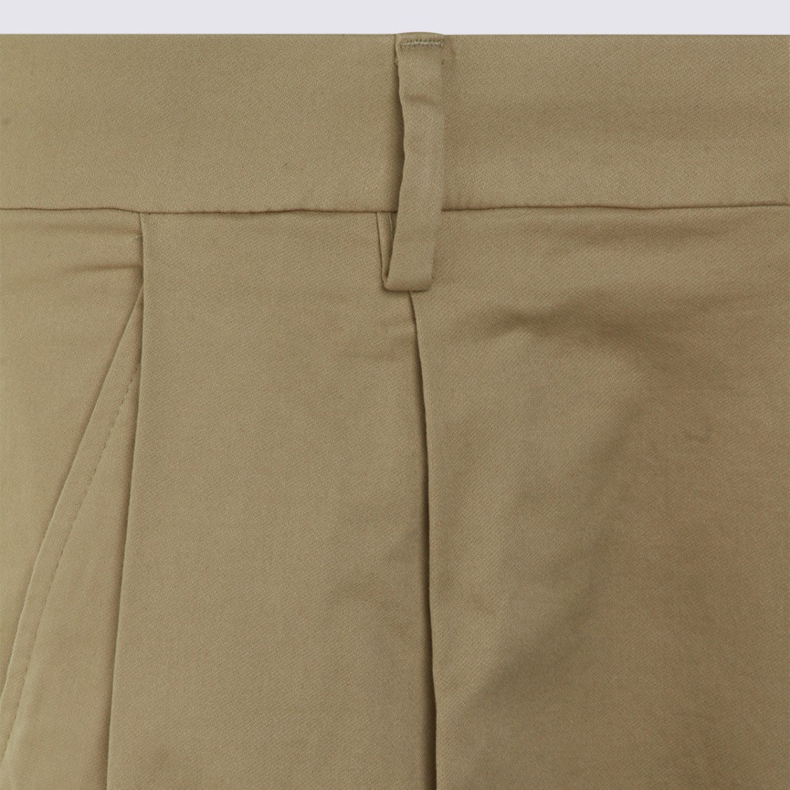 Nn.07 Straight-Leg Trousers With Front Pleats And Buckle Detail
