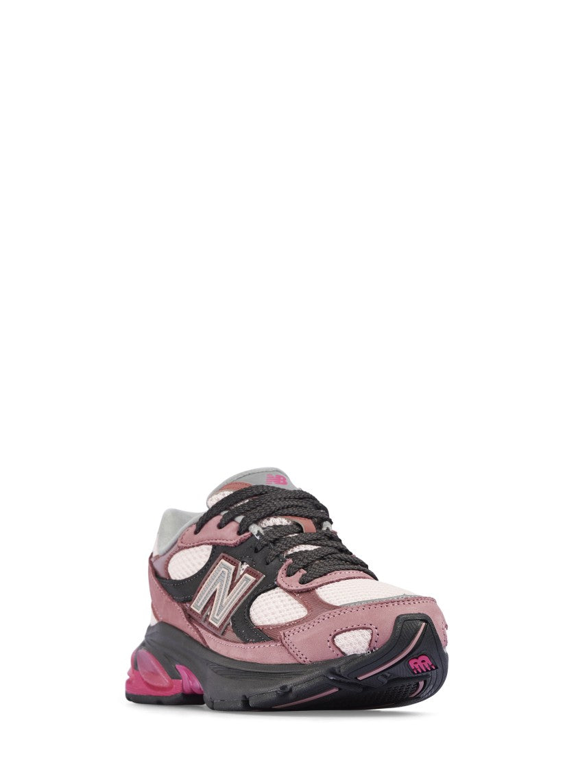 New Balance Layered Design Sneakers With Gradient Accents