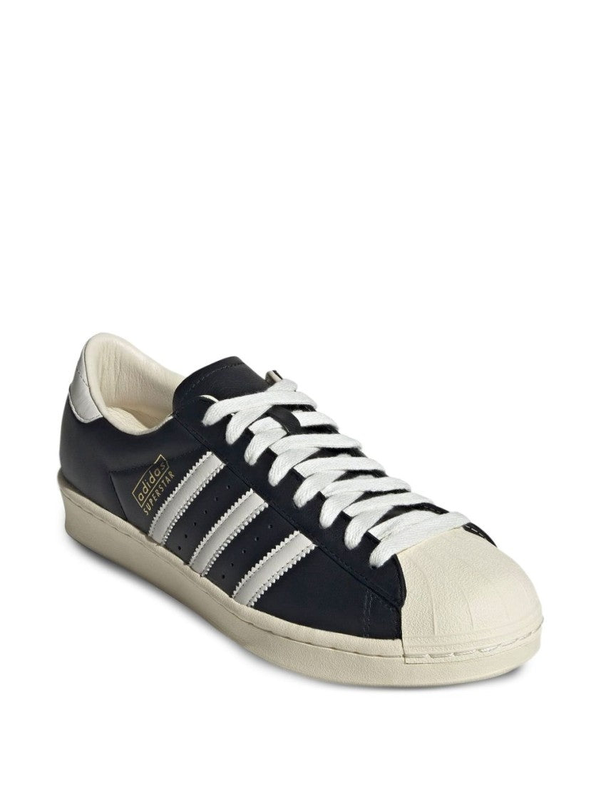 Adidas Classic Low-Top Sneakers With Iconic Shell Toe And 3-Stripes Logo