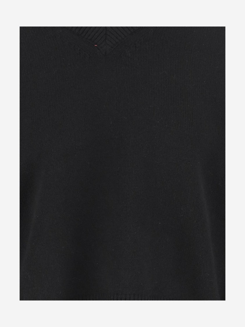 Armarium Cashmere V-Neck Knit Sweater